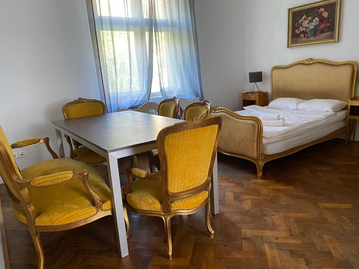 Appartement Bank Invest Apartmens - Old Town à Prague Extérieur photo